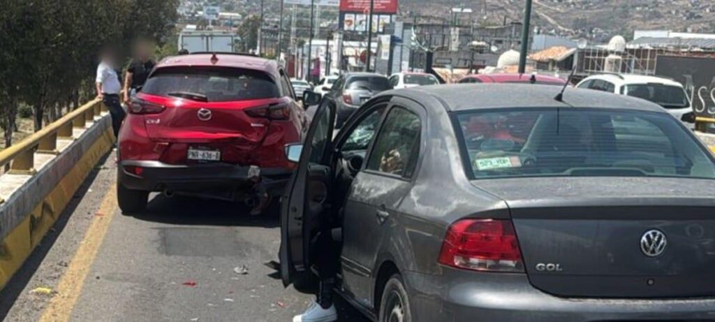 Reportan carambola automovilística en el periférico de Morelia