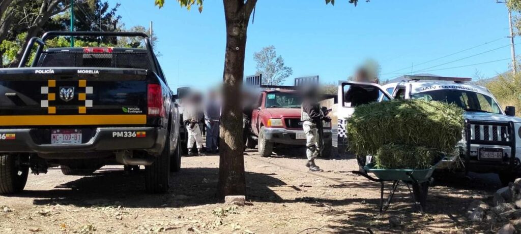 Reportan choque entre 2 camionetas en la Av. Cointzio de Morelia