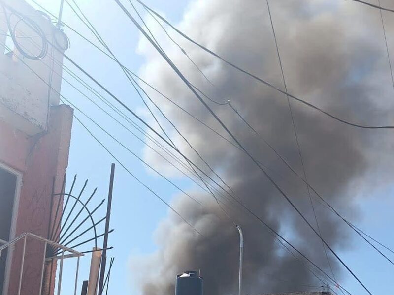 Reportan incendio de vivienda en la colonia Wenceslao Victoria de Morelia