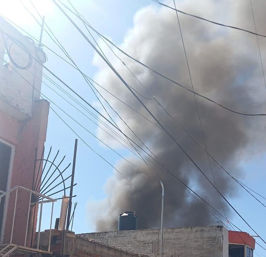 Reportan incendio de vivienda en la colonia Wenceslao Victoria de Morelia