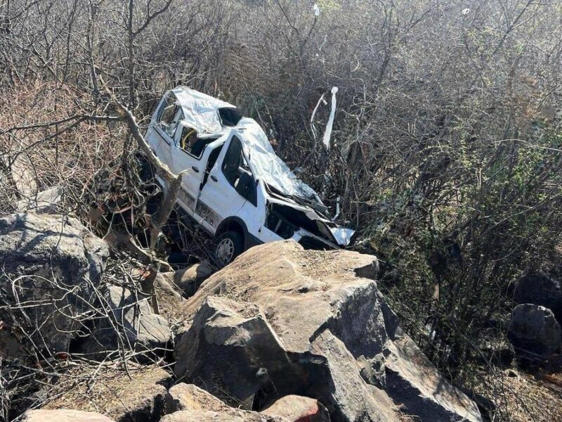 Seis estudiantes de la Universidad de Guanajuato mueren en accidente en carretera Salamanca-Morelia