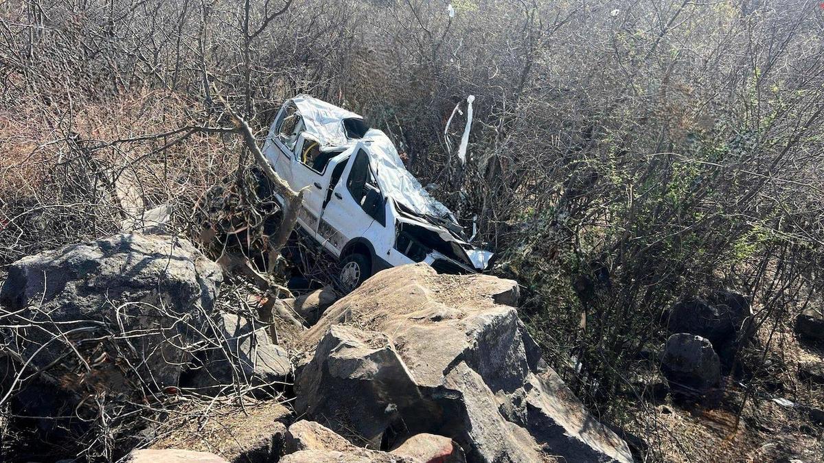 Seis estudiantes de la Universidad de Guanajuato mueren en accidente en carretera Salamanca-Morelia