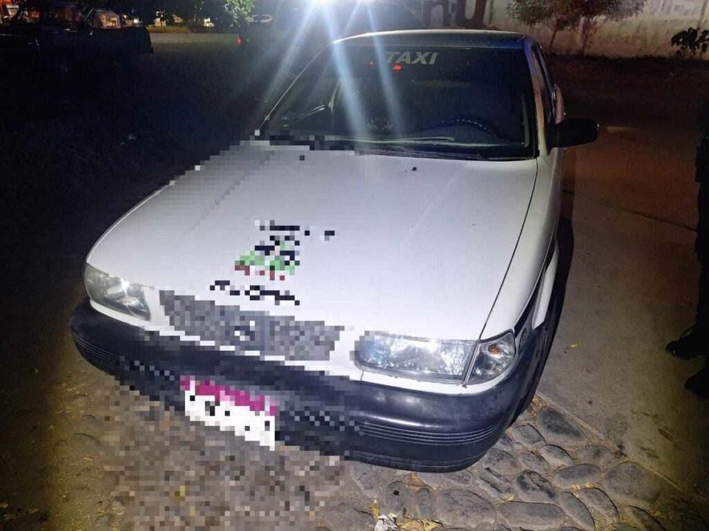 Taxista baleado llega a hospital de Apatzingán